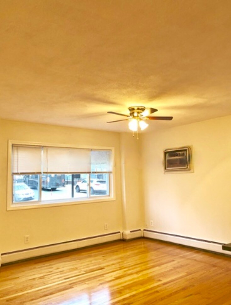 Building Photo - 70 5th St