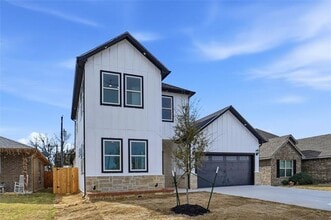 Building Photo - 128 Cedar Ln