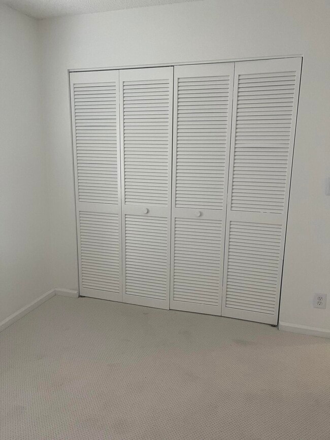 Building Photo - 1450 Hawthorne Pl