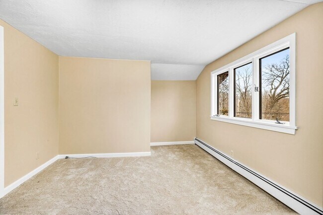 Building Photo - 328 East St