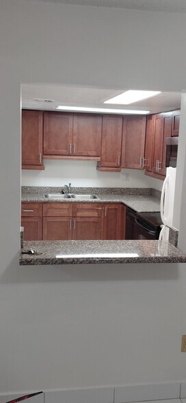 Building Photo - 140 NW 87th Ave