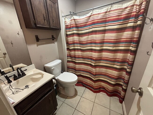 Building Photo - Rare Find in Haughton on double lot with H...