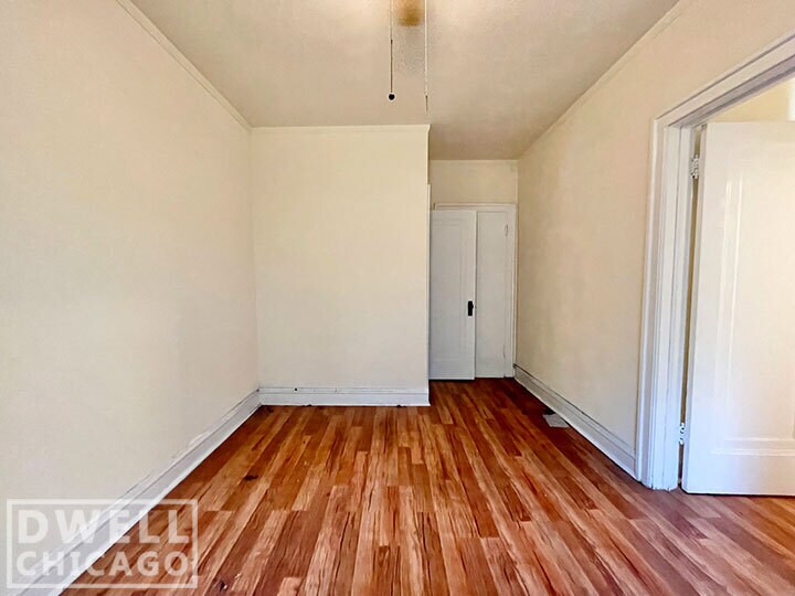 Building Photo - 2500 N Sawyer Ave