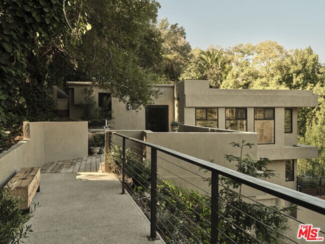 Building Photo - 10420 Lisbon Ln