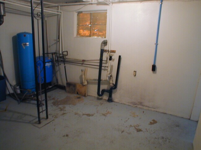 Building Photo - Southwest