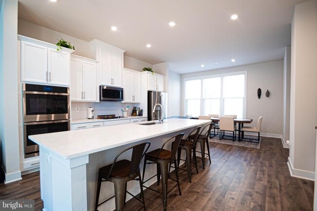 Building Photo - 2453 Liberty Lp