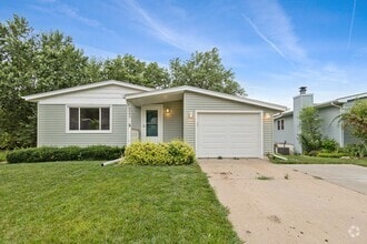 Building Photo - Fully Remodeled South Lincoln 4 Bedroom