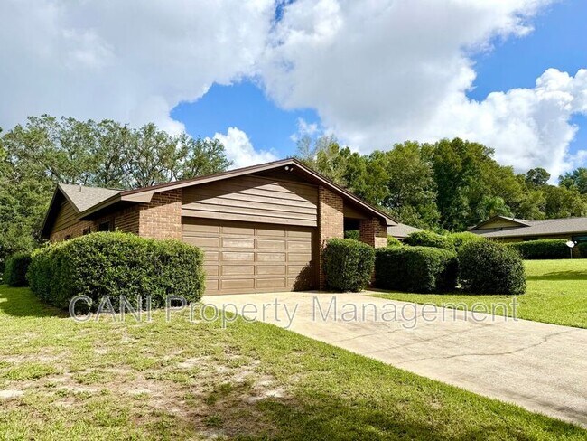 Primary Photo - 733 Westchester Dr