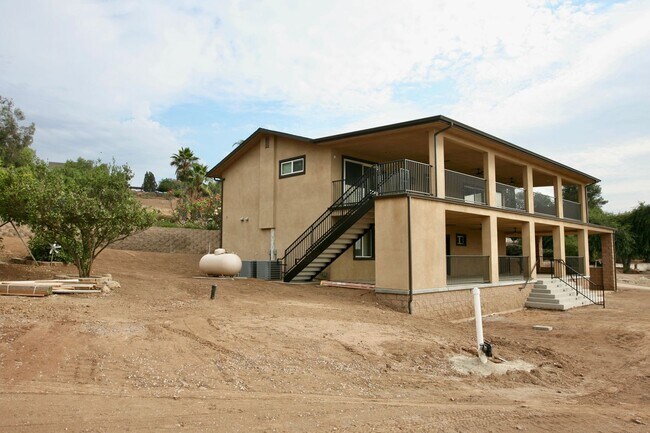 Building Photo - Valle Caballo Ln