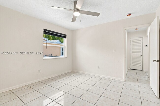 Building Photo - 872 NW 108th St