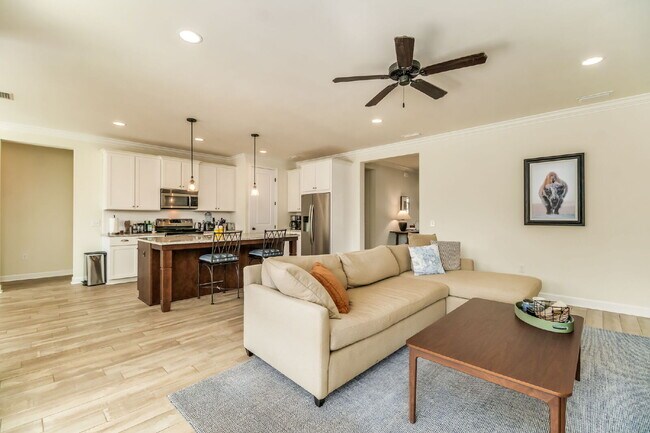 Building Photo - Beautiful 3BR / 2BA Home – Built 2019 – Fort Walton Beach