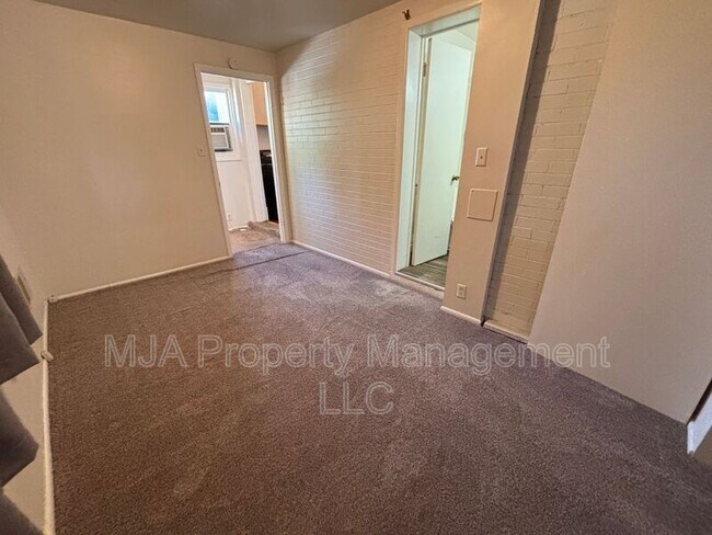 Building Photo - 2172 S 800 E