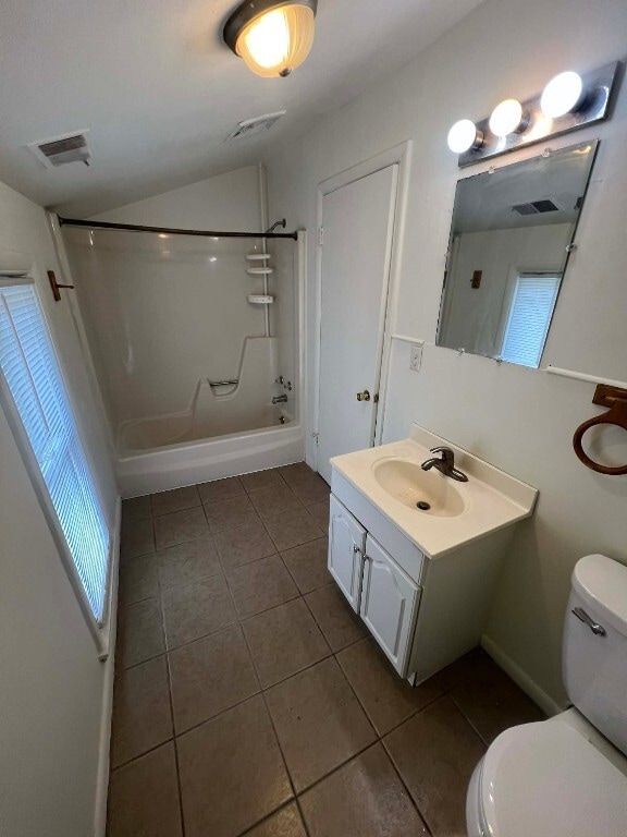 Building Photo - 62 E Main St