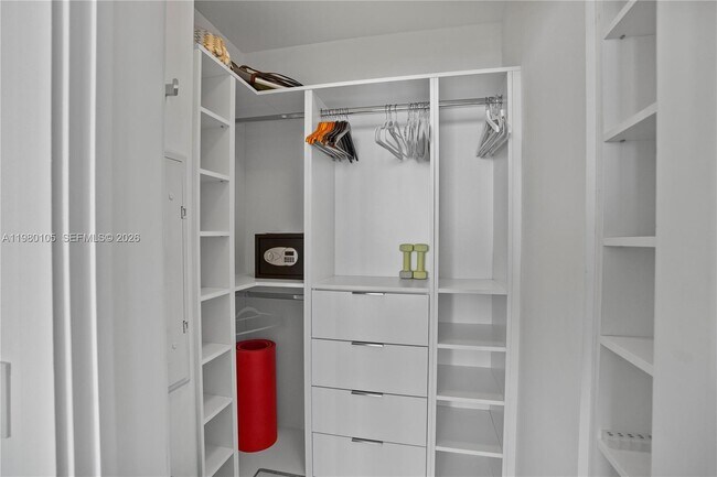 Building Photo - 480 NE 31st St