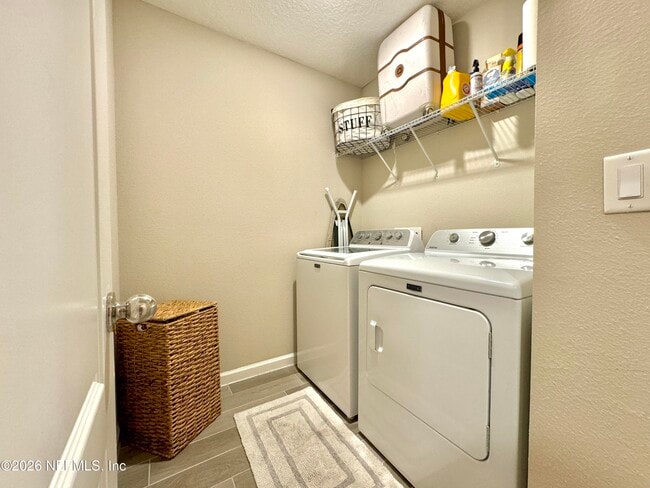 Building Photo - 12665 Josslyn Ln