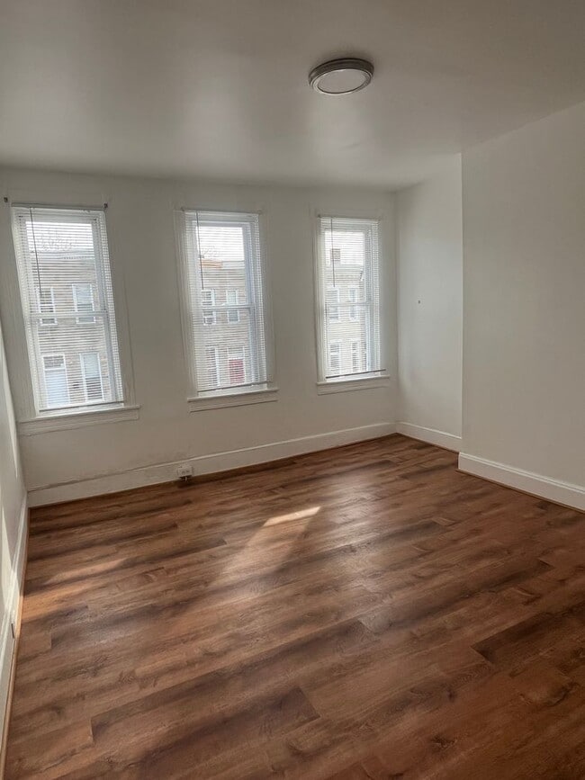 Building Photo - 1918 Penrose Ave