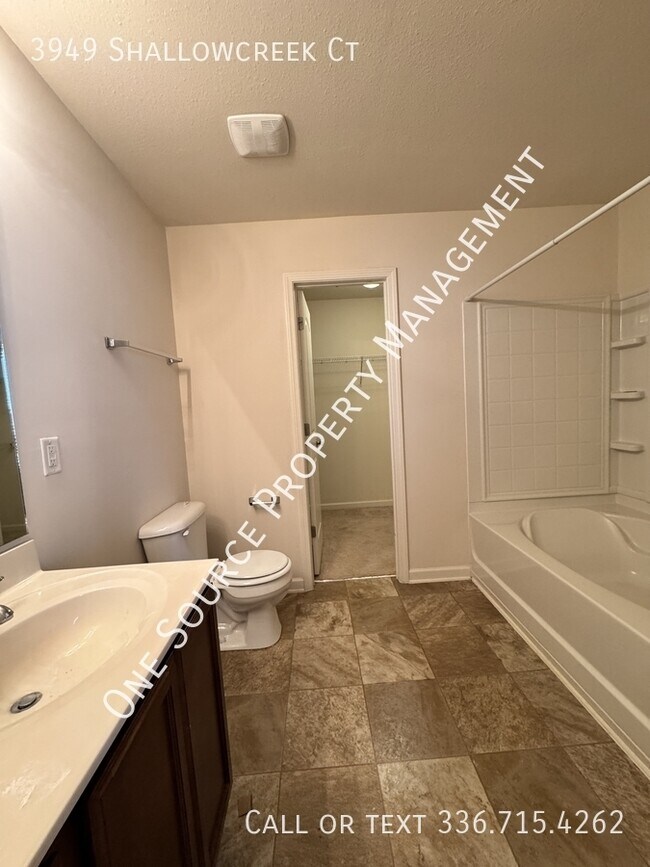 Building Photo - 3949 Shallowcreek Ct