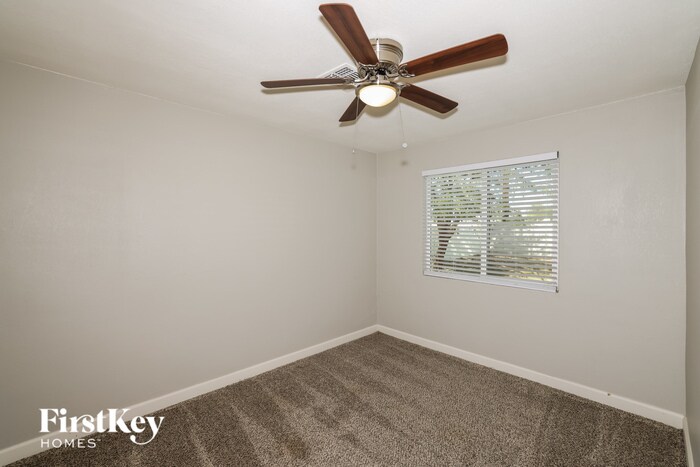 Building Photo - 1832 E Monterey Way