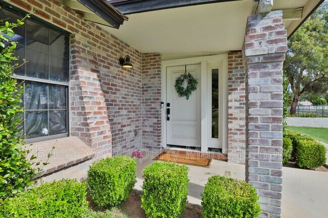 Building Photo - 2672 E Mesquite St