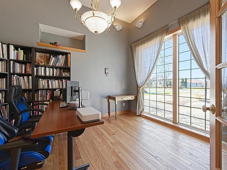 Building Photo - 1805 Red Tail Dr