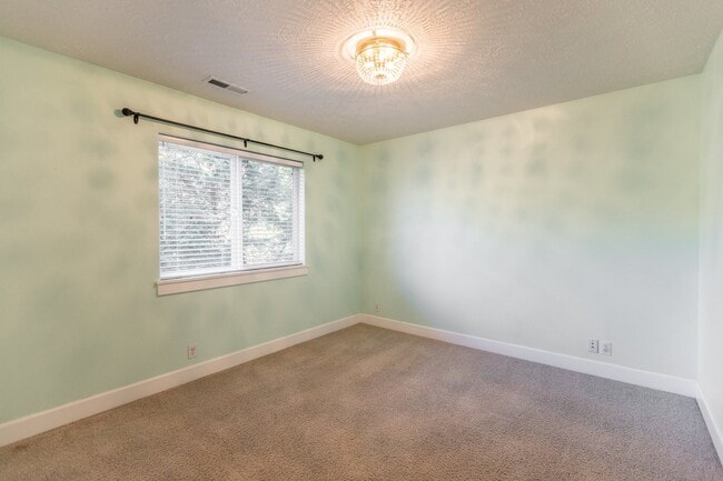 Building Photo - 4527 SE Antelope Hills