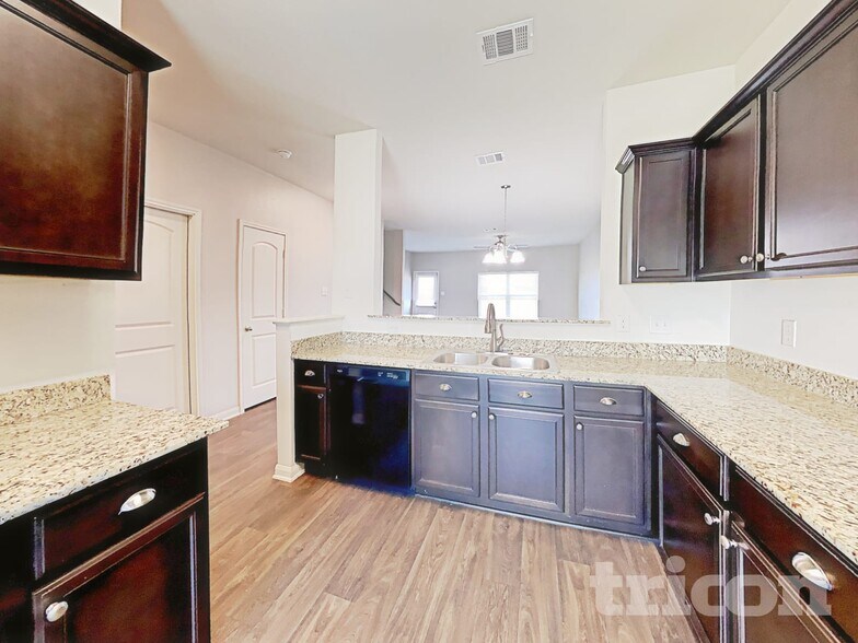 Building Photo - 524 Yearwood Ln