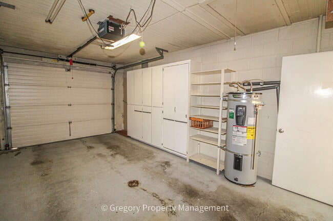 Building Photo - 4418 Colby Ave