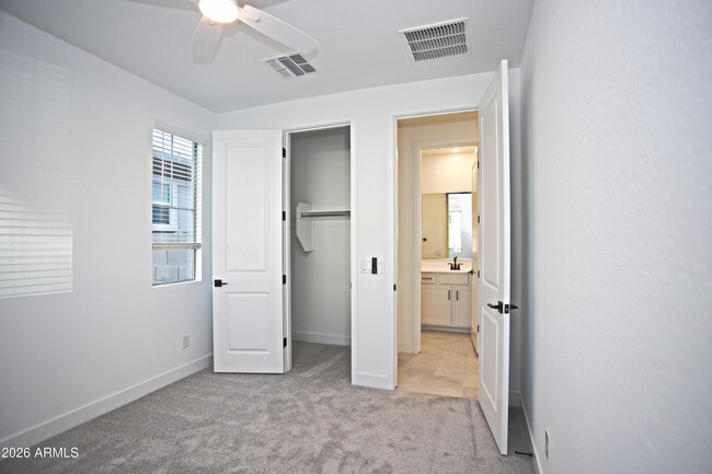 Building Photo - 745 W Sparrow Dr