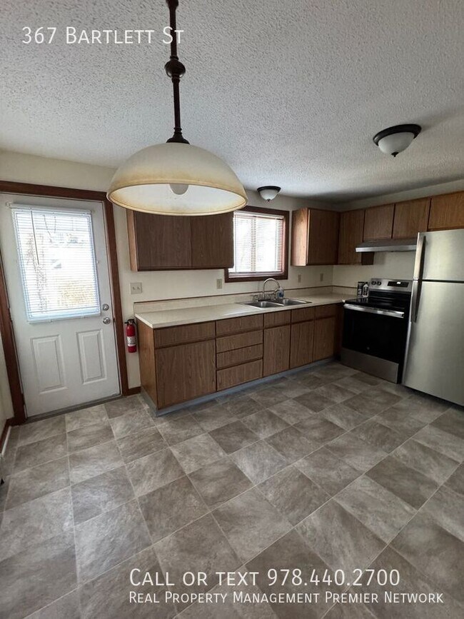 Building Photo - 367 Bartlett St