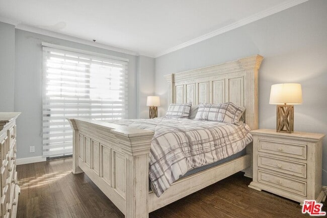 Building Photo - 860 S Lucerne Blvd