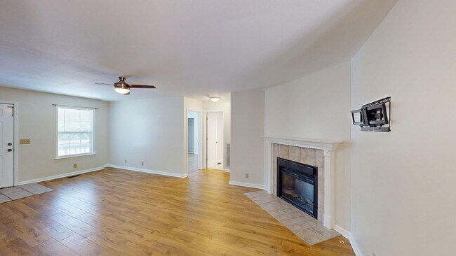 Building Photo - Spacious 3 Bedroom Home in Ashland City!