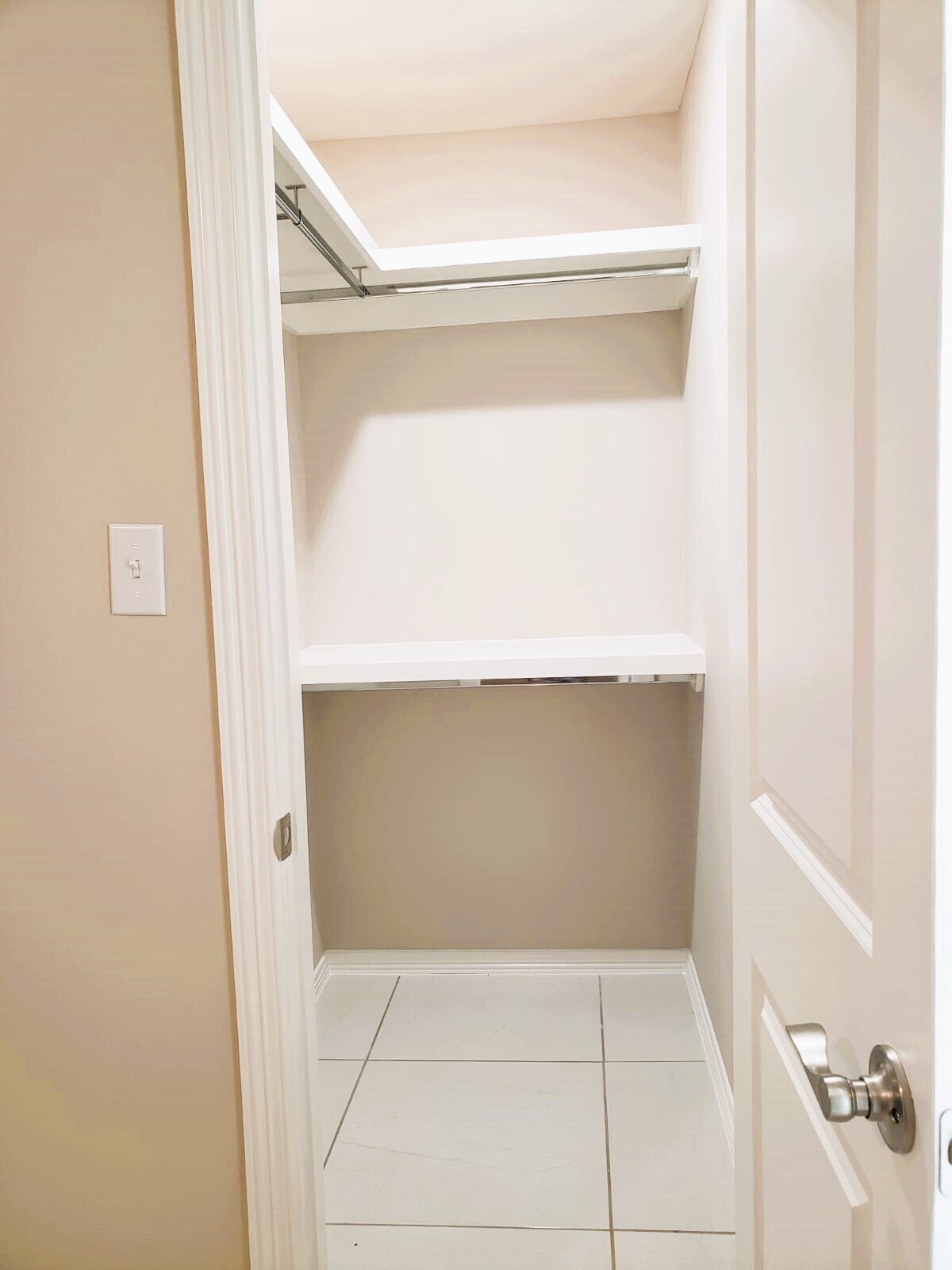 Walk-in Closet - 623 Cathedral Hill