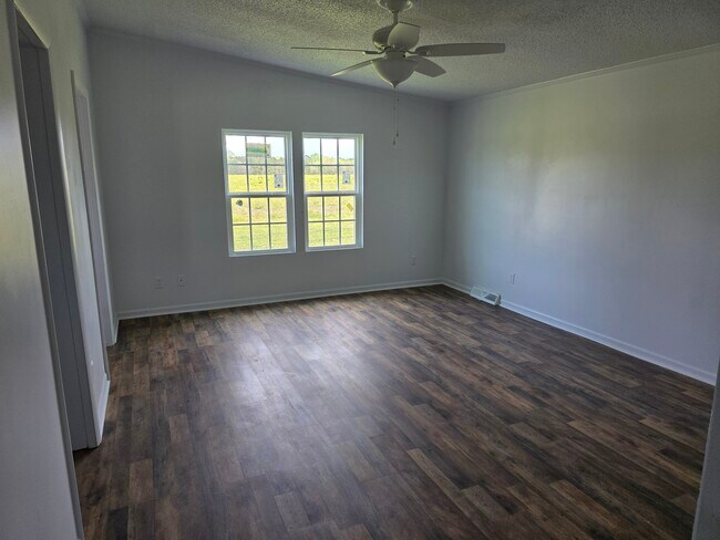 Building Photo - 1527 Haymount Rd