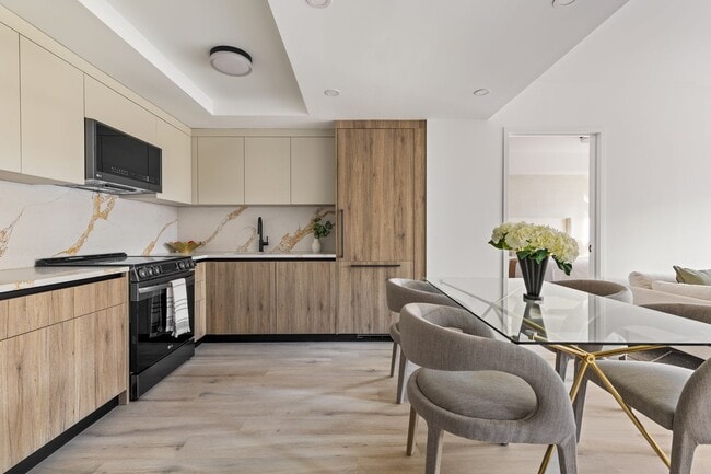 Building Photo - The Bay