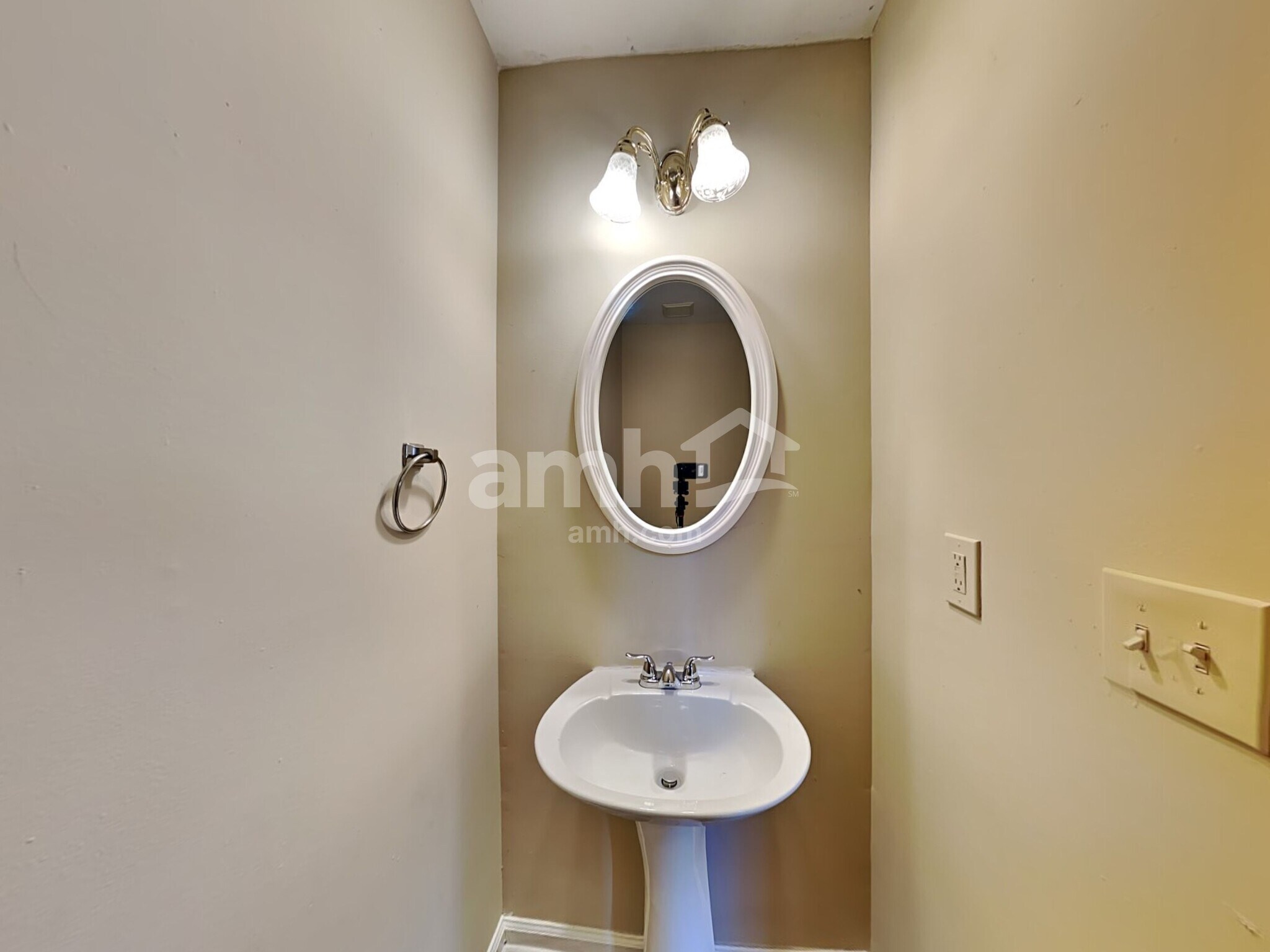 Building Photo - 1165 Pennefeather Ln