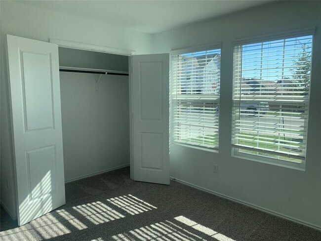 Building Photo - 530 Jack Ryan