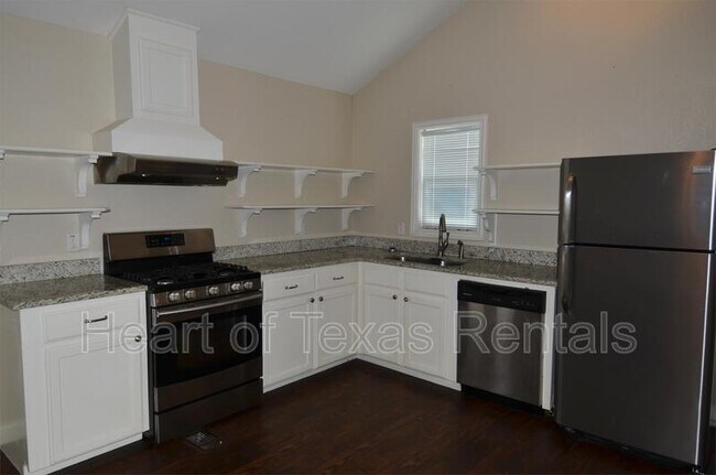 Building Photo - 2821 1/2 Columbus Avenue