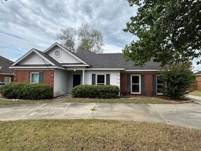 Building Photo - So close to East Chase