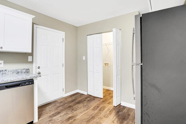 Building Photo - 1154 Penn Ct Se