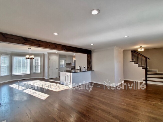 Building Photo - 547 Hopewood Ct