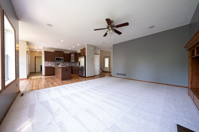 Building Photo - 15515 59th Pl N