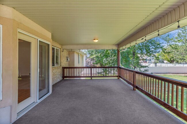 Building Photo - Spacious 5 Bed Kaysville Home with 3-Car Garage