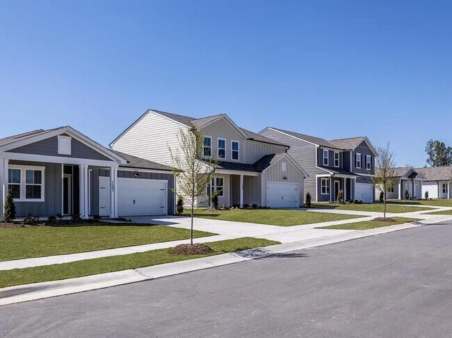 Building Photo - 1504 Rhodes Pond St