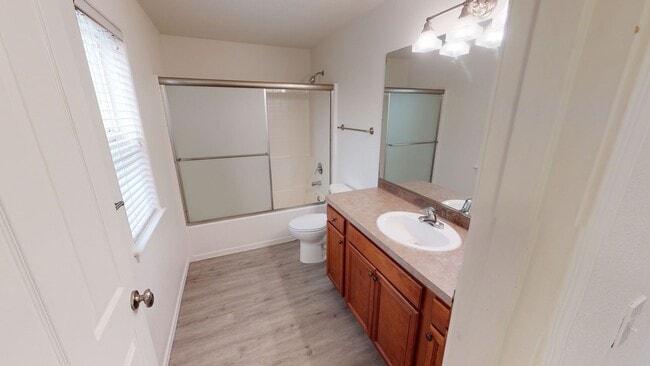 Building Photo - Two Level End Town Home  in Cascadia Villa...