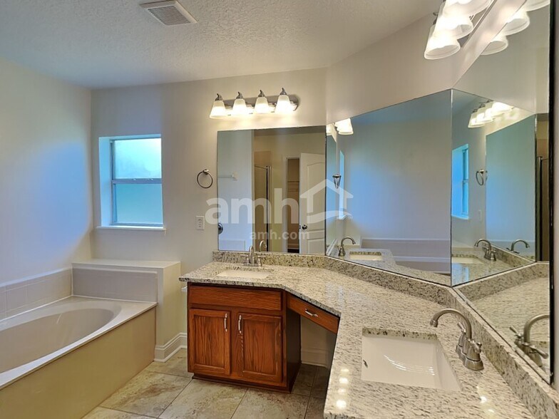 Building Photo - 502 Chinkapin Ct