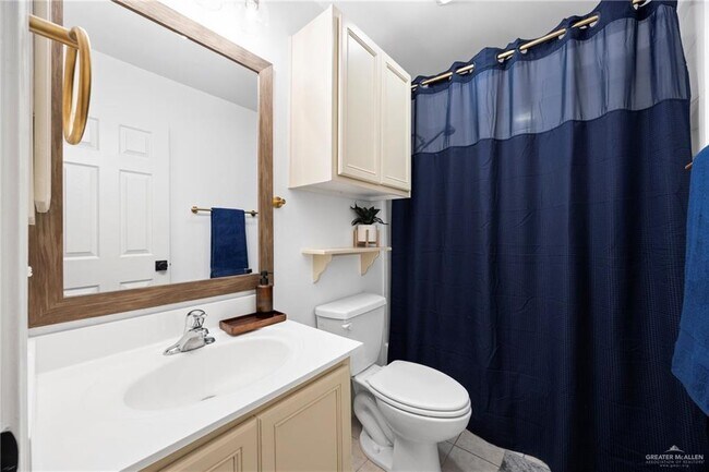 Building Photo - 25 Alvarado St