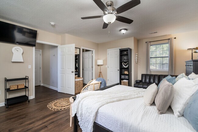 Building Photo - 112 Kings Mountain Ct