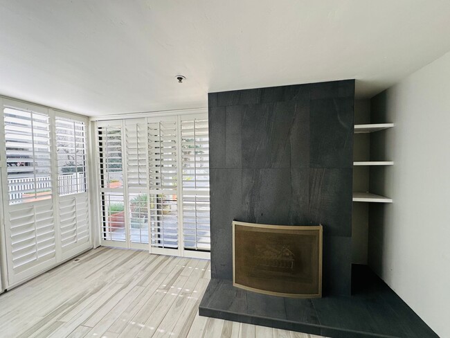 Building Photo - Ground level 2 bedroom, 2 bath in Bayfront...