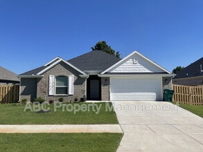 Building Photo - 426 W Tyler Rd