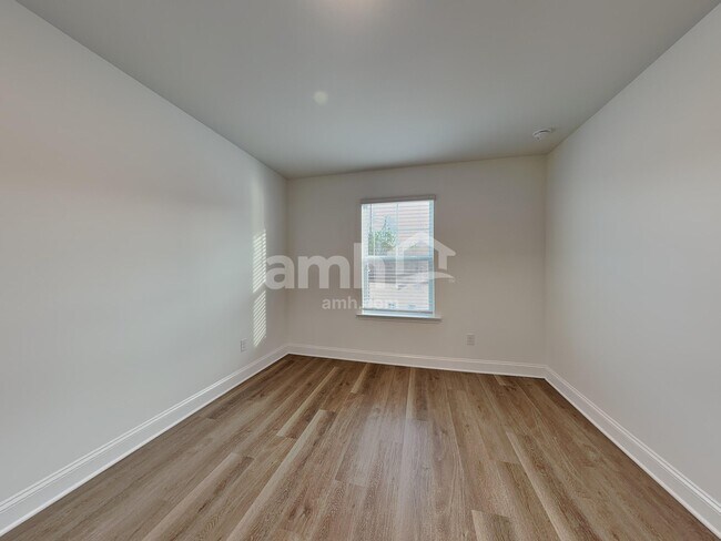 Building Photo - 6042 Rosemore Ln